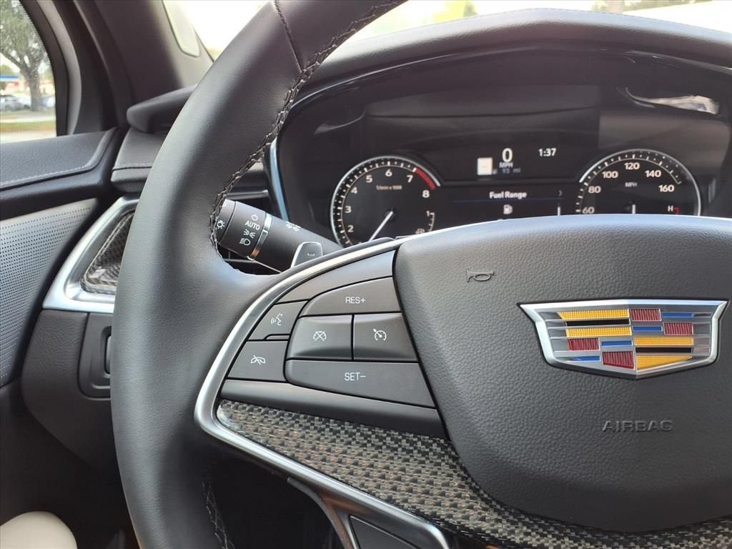 2025 Cadillac XT5 Sport