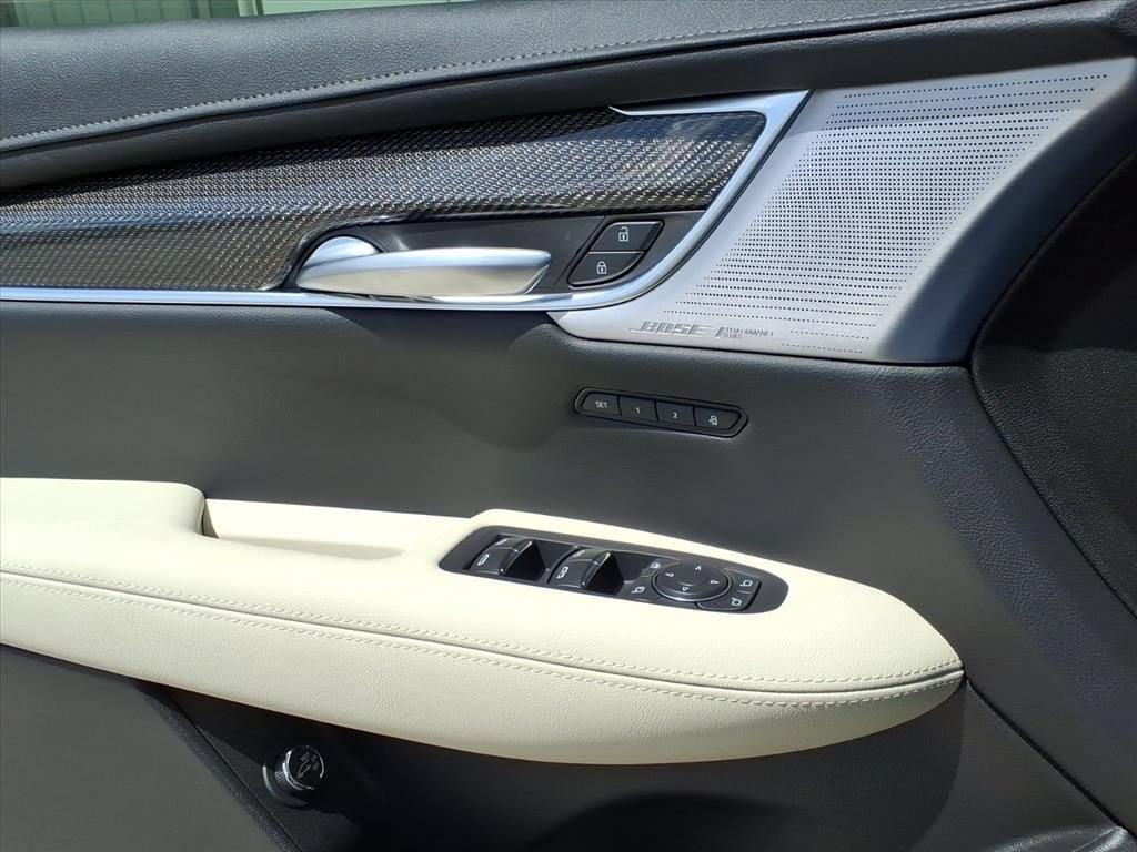 2026 Cadillac XT5 Sport