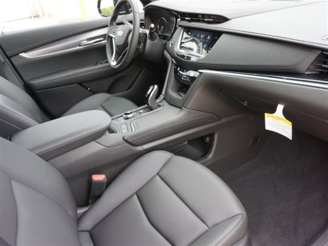 2025 Cadillac XT6 Luxury