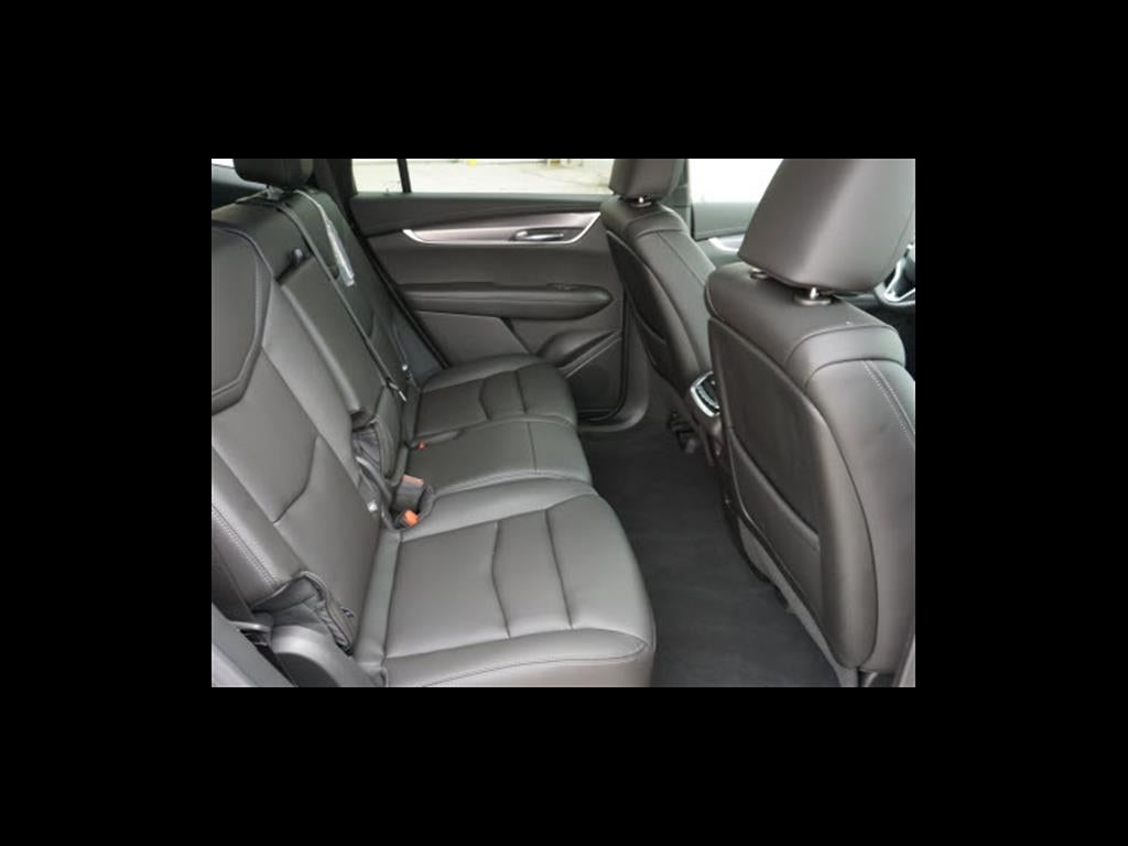 2025 Cadillac XT6 Luxury