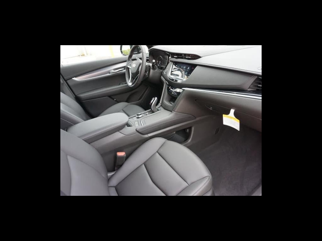 2025 Cadillac XT6 Luxury