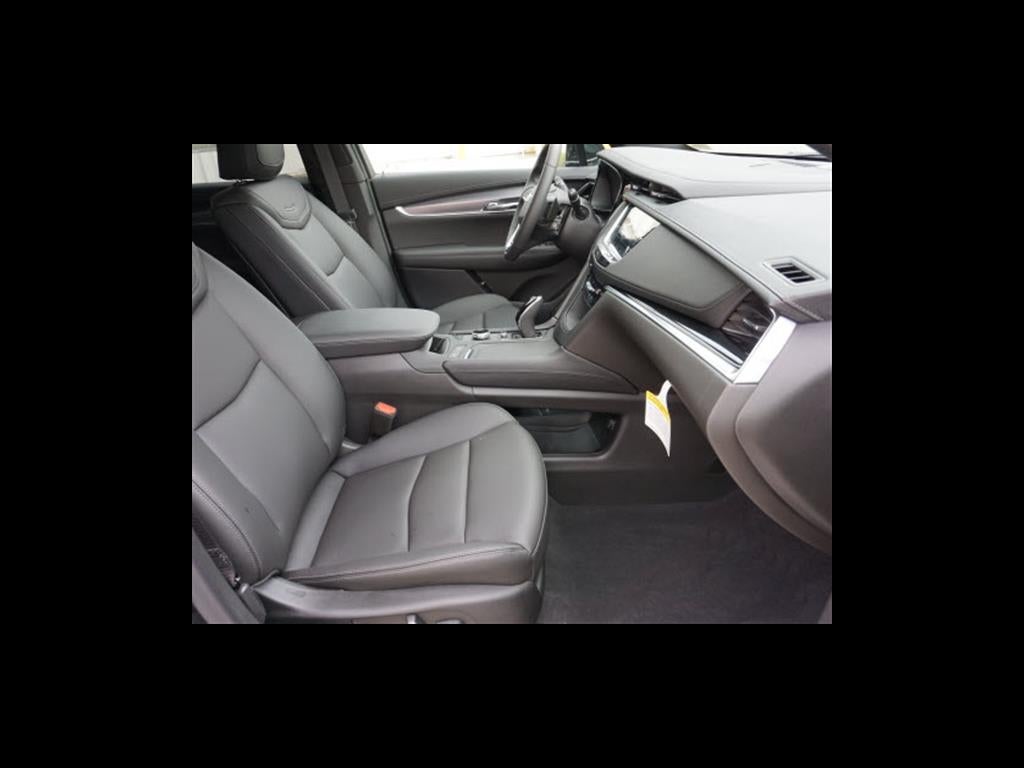 2025 Cadillac XT6 Luxury