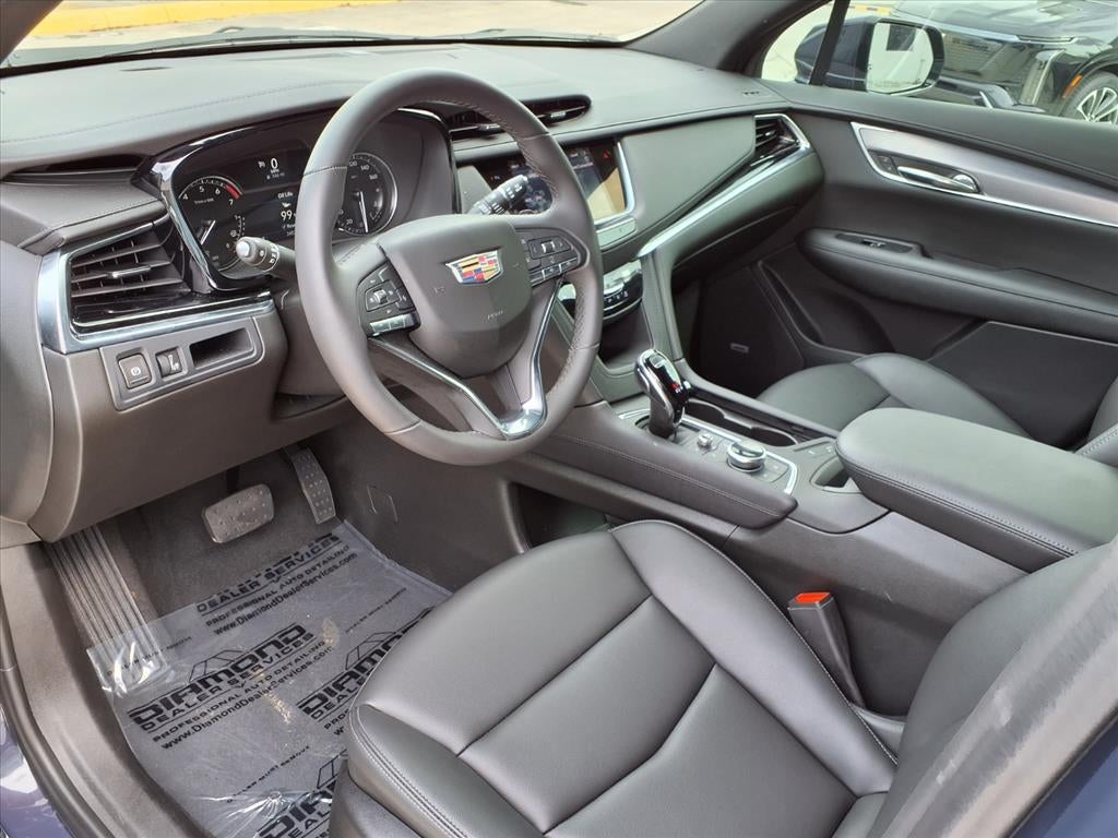 2025 Cadillac XT6 Luxury