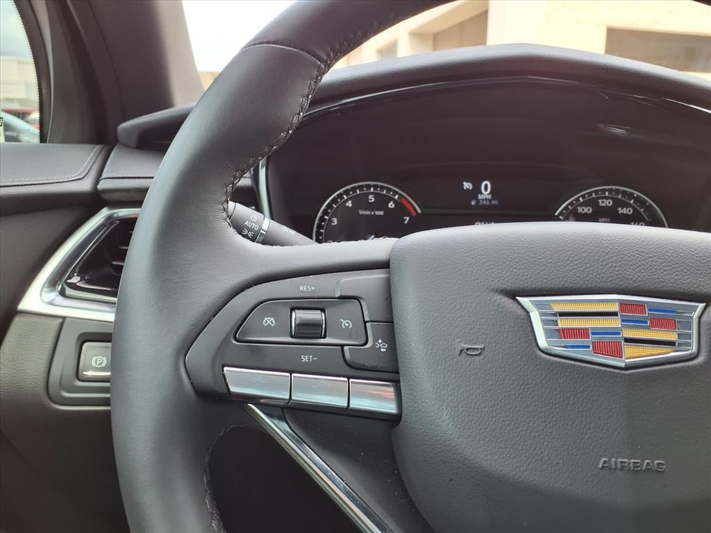 2025 Cadillac XT6 Luxury