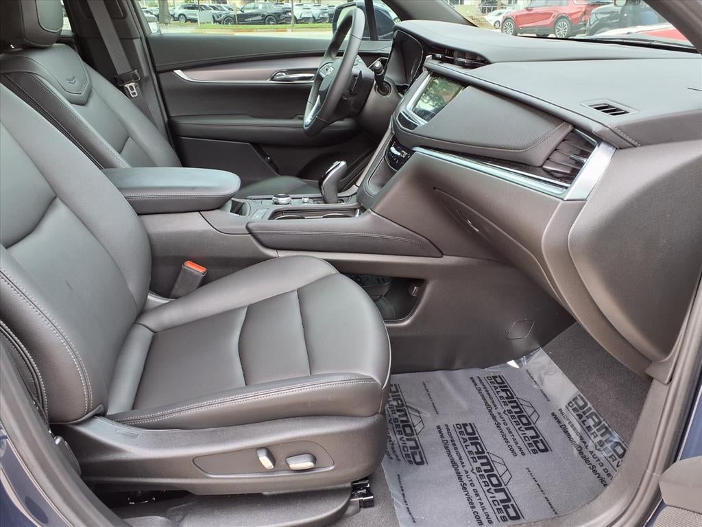 2025 Cadillac XT6 Luxury