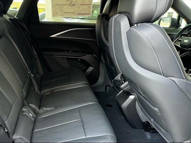 2025 Cadillac LYRIQ Luxury 1