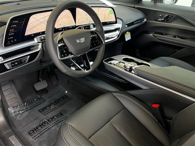 2025 Cadillac LYRIQ Luxury 1