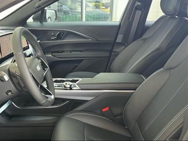 2025 Cadillac LYRIQ Luxury 1