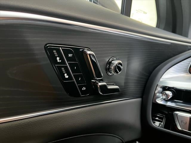 2025 Cadillac LYRIQ Luxury 1