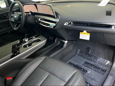 2025 Cadillac LYRIQ Luxury 1