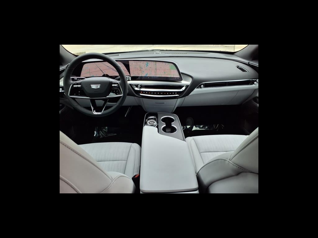 2025 Cadillac LYRIQ Luxury 1