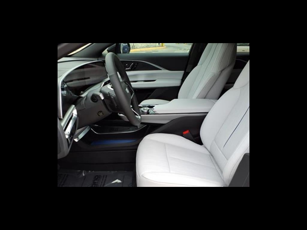 2025 Cadillac LYRIQ Luxury 1