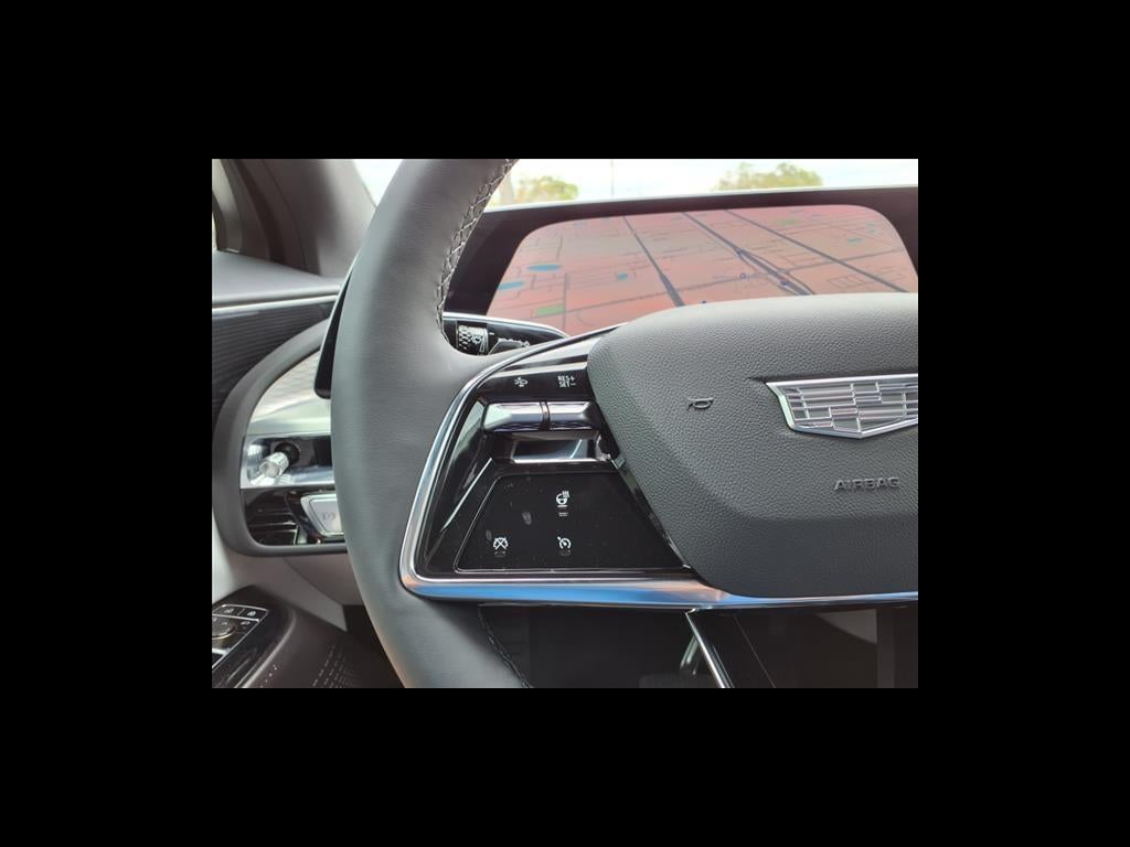 2025 Cadillac LYRIQ Luxury 1