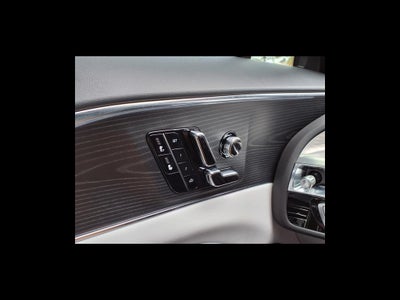 2025 Cadillac LYRIQ Luxury 1