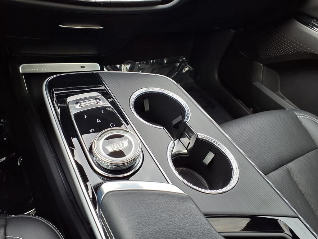 2024 Cadillac LYRIQ Luxury 1