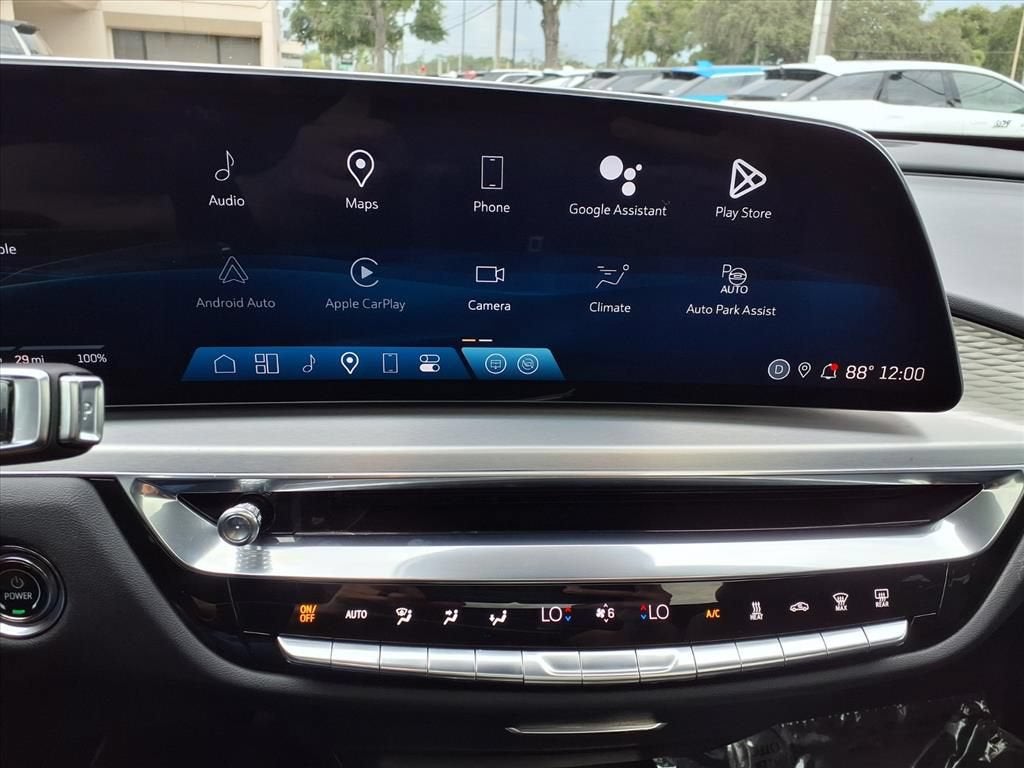 2024 Cadillac LYRIQ Luxury 1