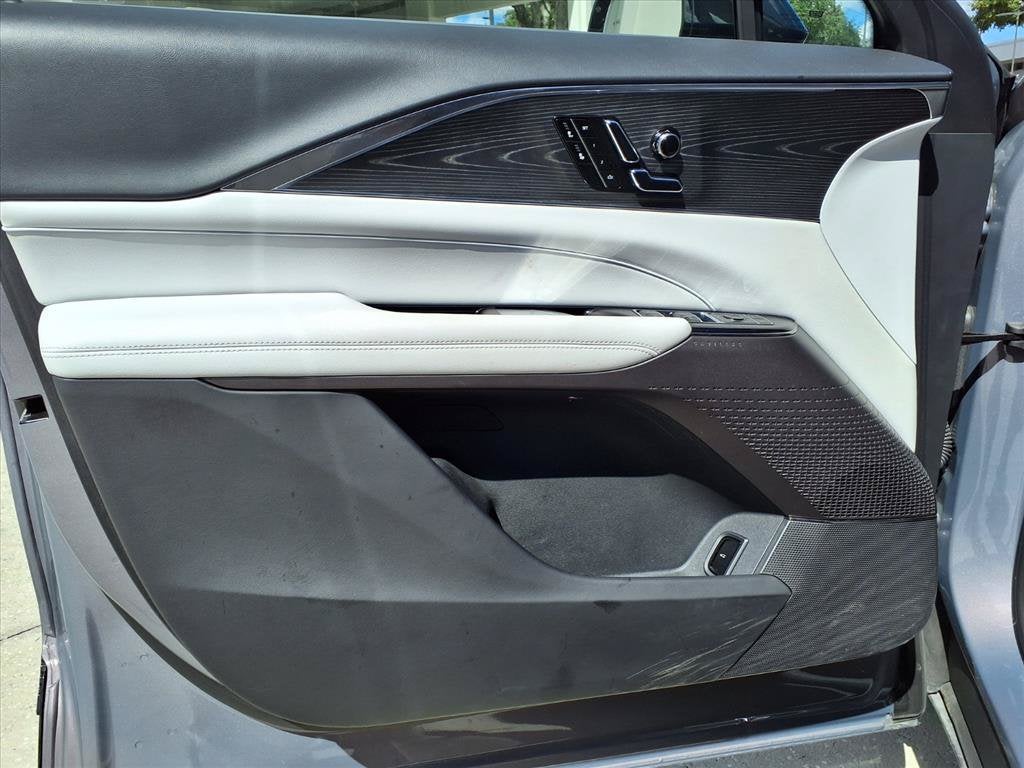 2024 Cadillac LYRIQ Luxury 1 - Photo 14