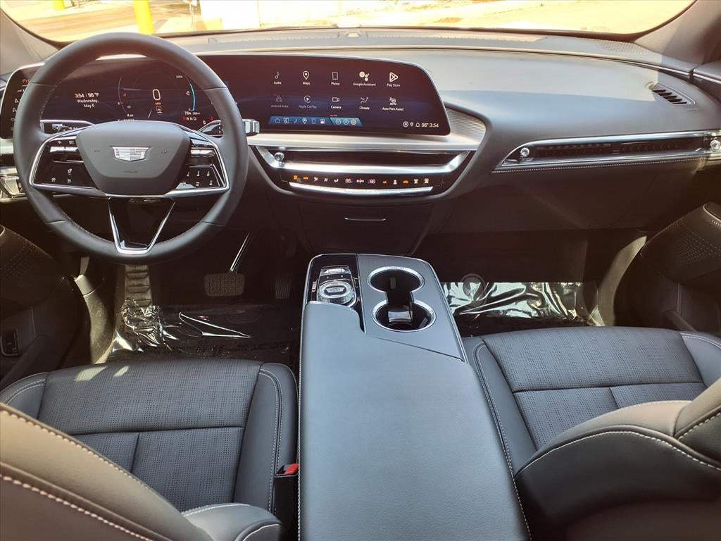 2024 Cadillac LYRIQ Luxury 1