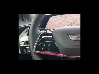 2025 Cadillac LYRIQ Luxury 2