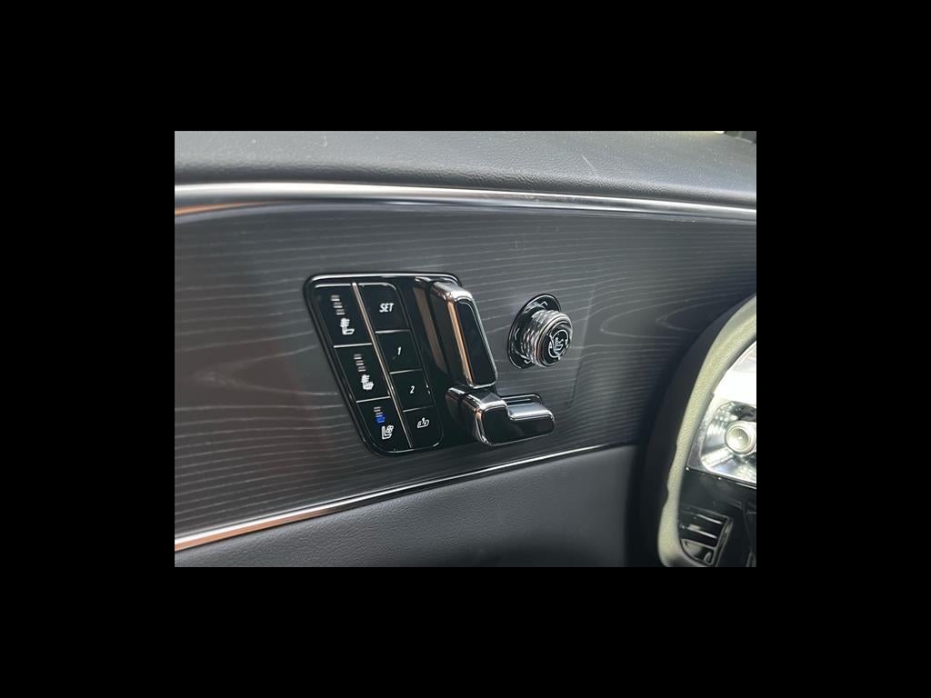 2025 Cadillac LYRIQ Luxury 2