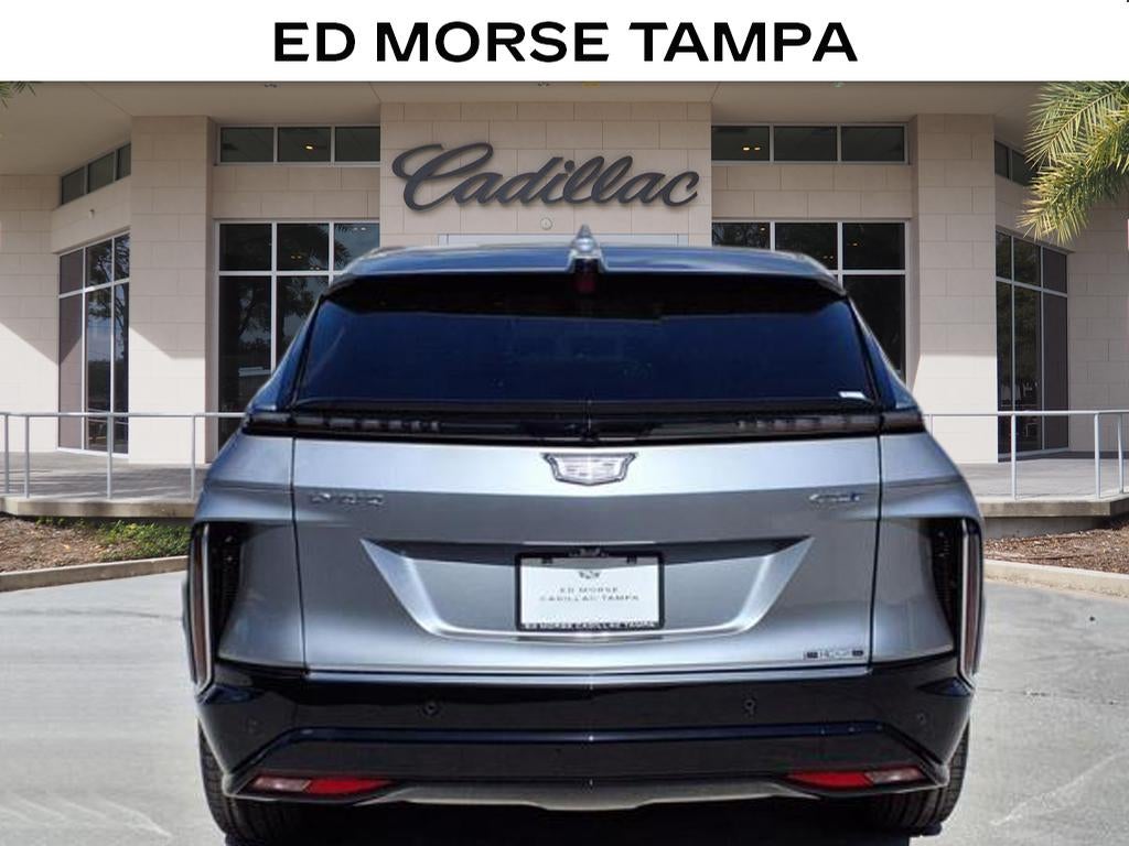 2025 Cadillac LYRIQ Luxury 2