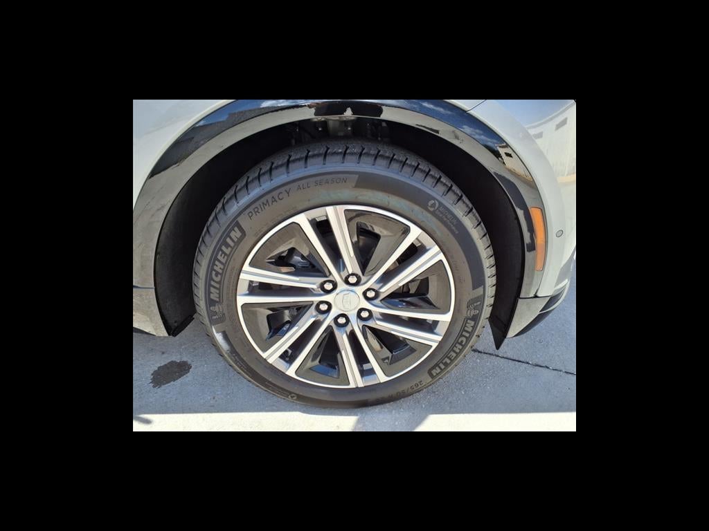 2025 Cadillac LYRIQ Luxury 2