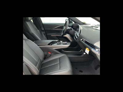 2025 Cadillac LYRIQ Luxury 2