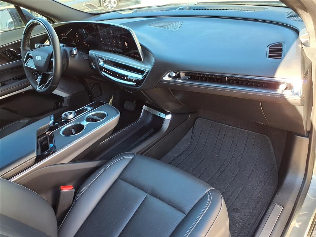 2024 Cadillac LYRIQ Luxury 3