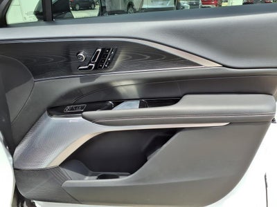 2025 Cadillac LYRIQ Luxury 3