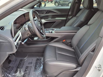 2025 Cadillac LYRIQ Luxury 3