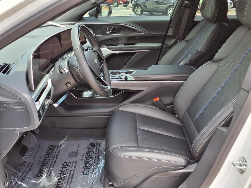 2025 Cadillac LYRIQ Luxury 3