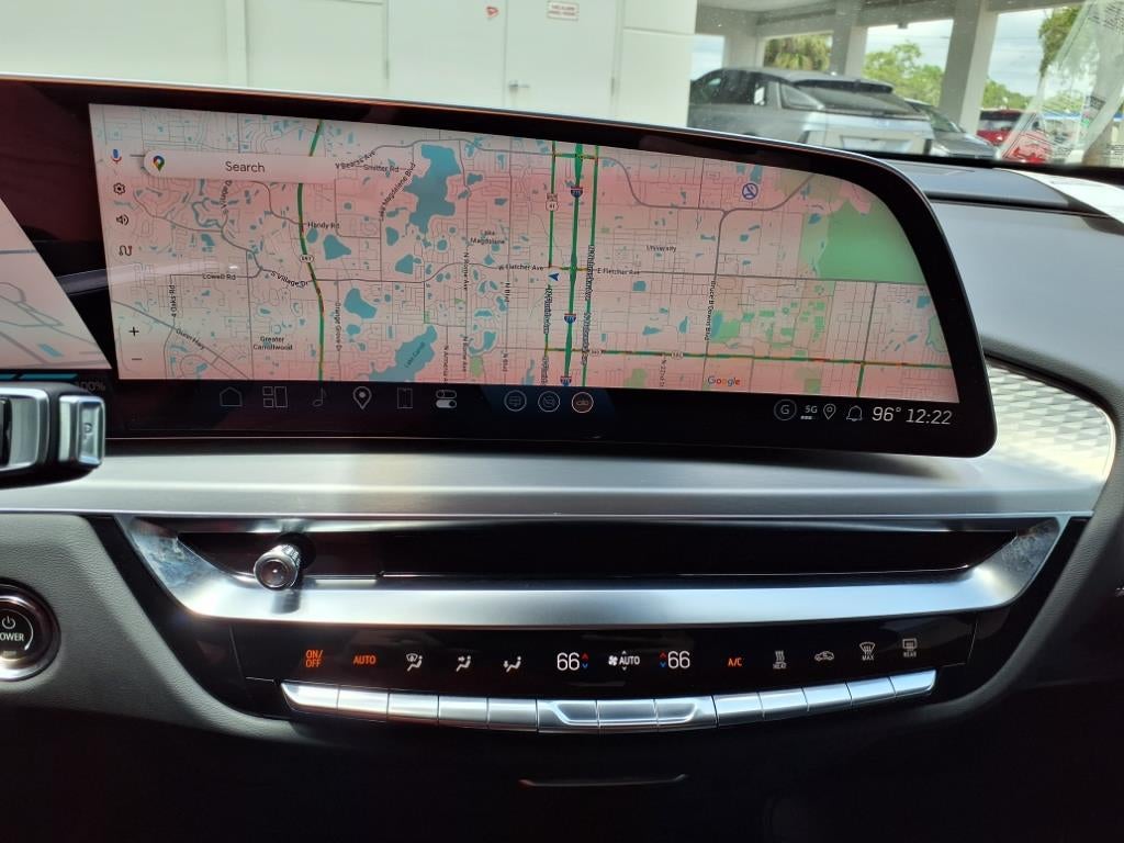 2025 Cadillac LYRIQ Luxury 3