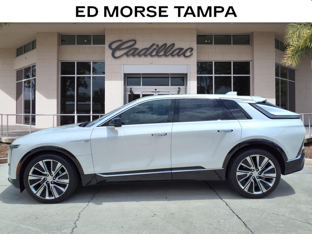 2025 Cadillac LYRIQ Luxury 3