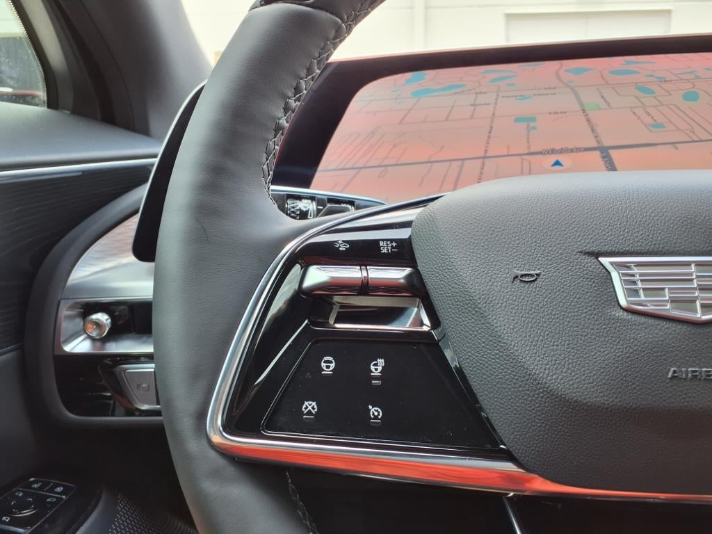 2025 Cadillac LYRIQ Luxury 3