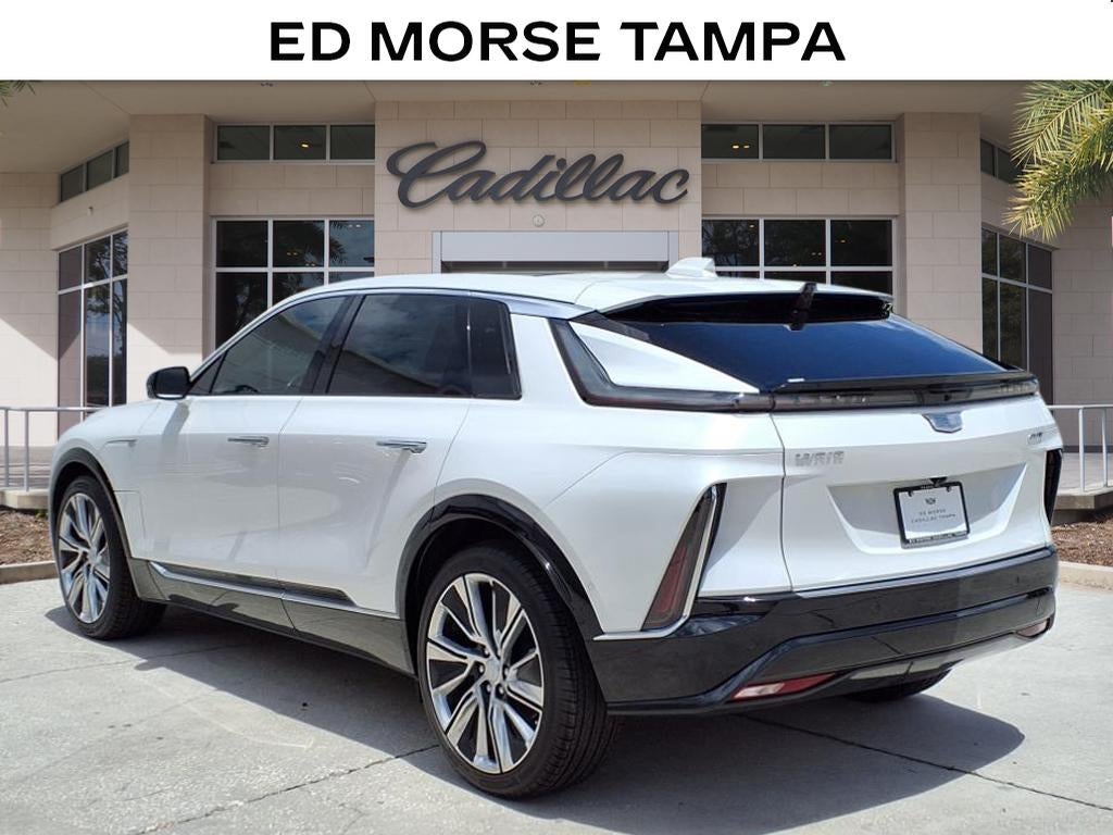 2025 Cadillac LYRIQ Luxury 3