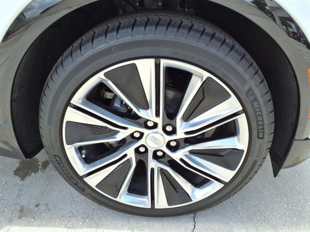 2025 Cadillac LYRIQ Luxury 3