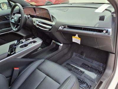 2025 Cadillac LYRIQ Luxury 3