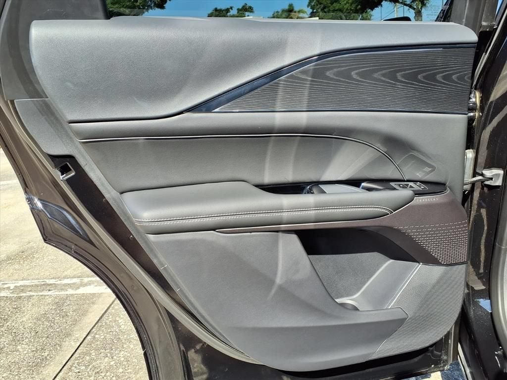 2024 Cadillac LYRIQ Sport 1