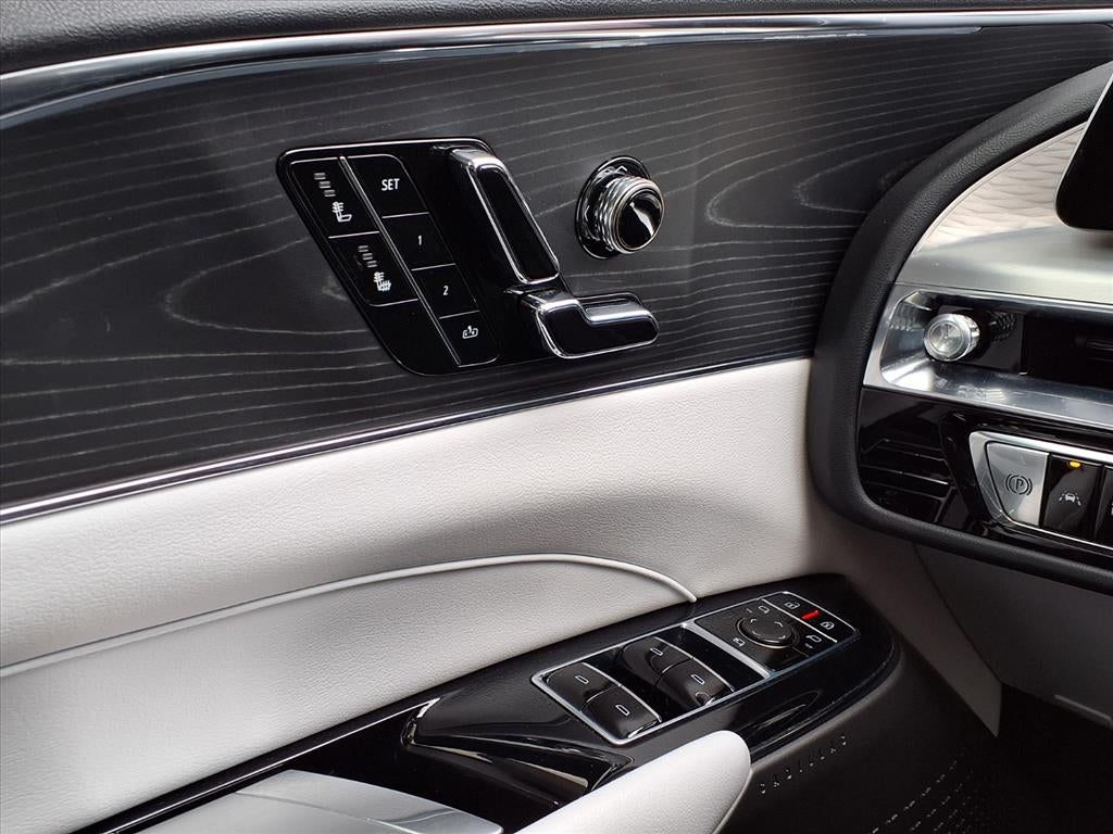 2024 Cadillac LYRIQ Sport 1