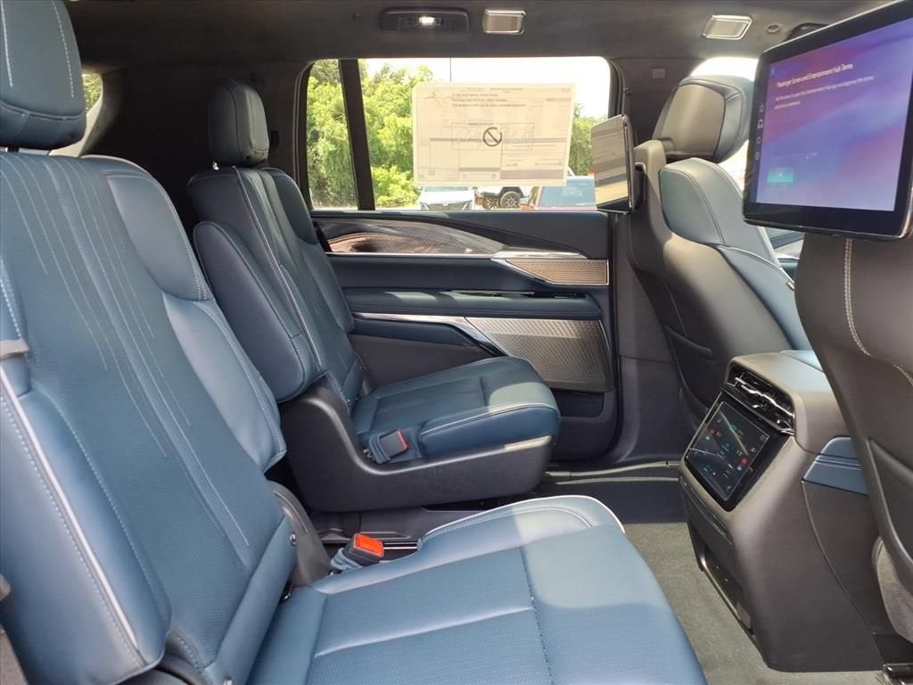 2026 Cadillac ESCALADE IQL Premium Sport