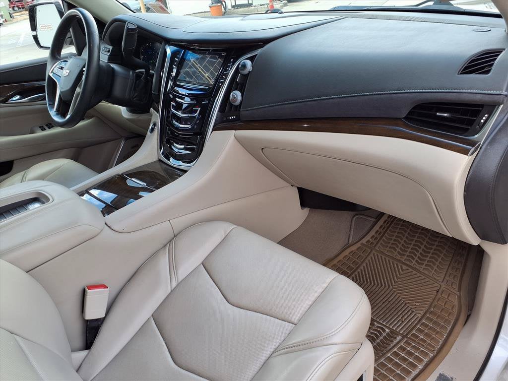 2018 Cadillac Escalade Luxury