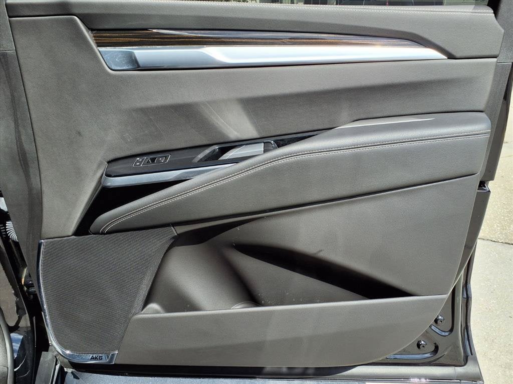 2025 Cadillac Escalade Luxury
