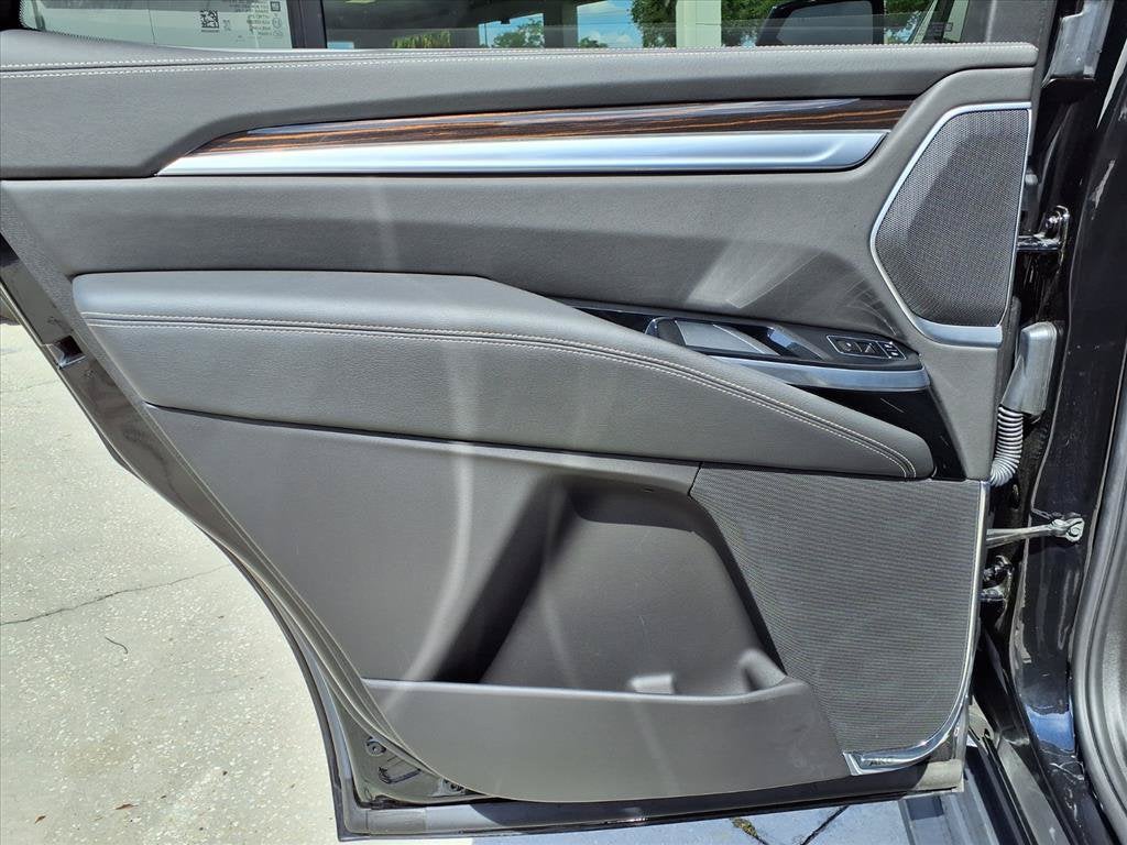 2025 Cadillac Escalade Luxury