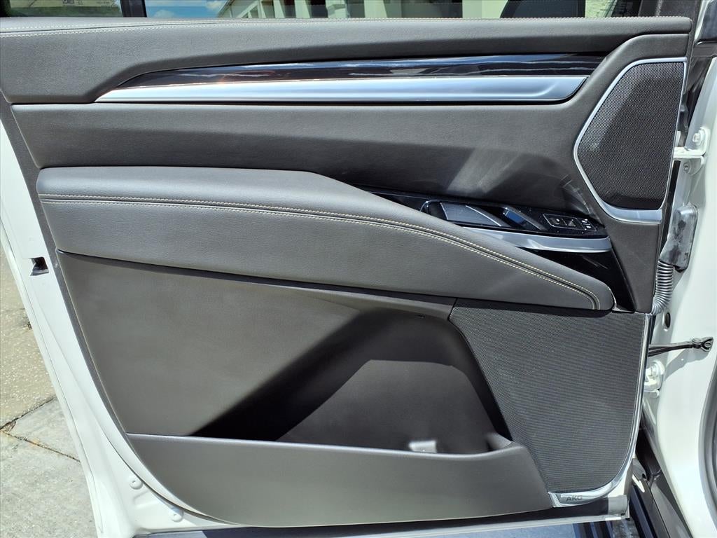 2025 Cadillac Escalade ESV Sport