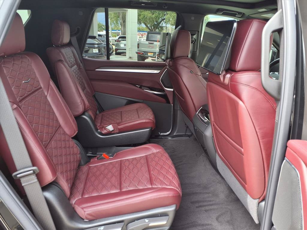 2026 Cadillac Escalade Luxury - Photo 10