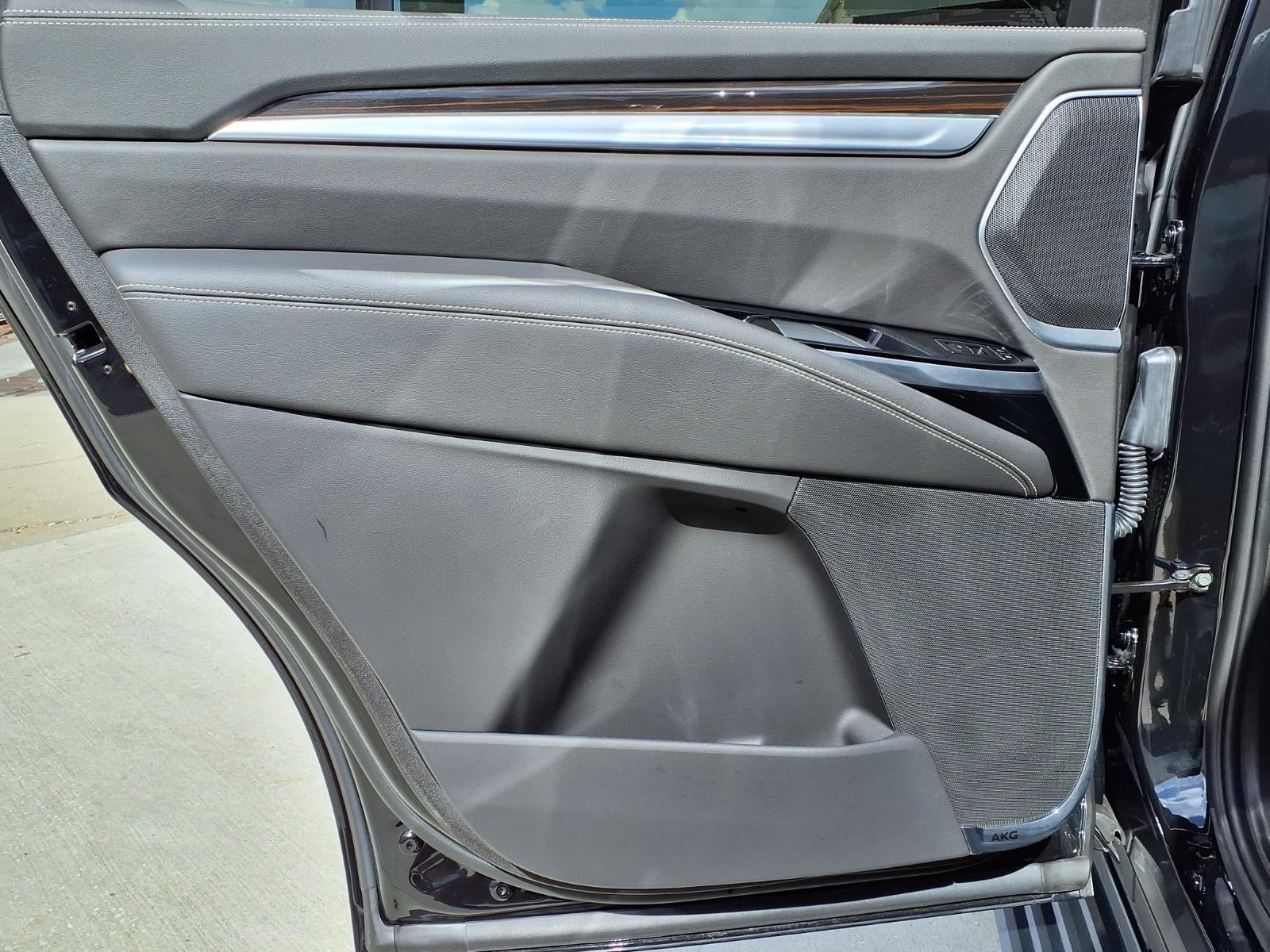 2025 Cadillac Escalade Premium Luxury