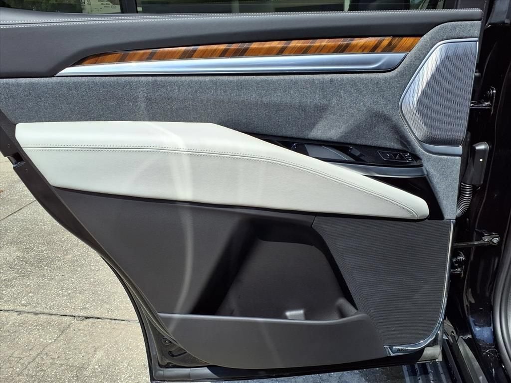 2025 Cadillac Escalade Premium Luxury Platinum - Photo 18