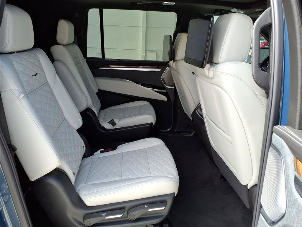 2027 Cadillac Escalade ESV 4WD Platinum Sport