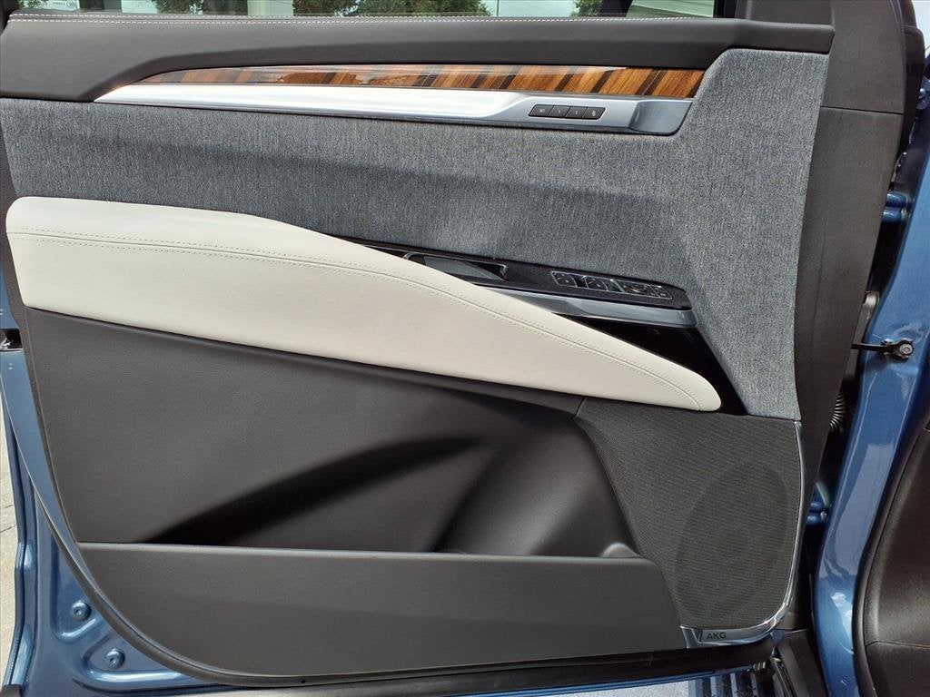 2027 Cadillac Escalade ESV 4WD Platinum Sport