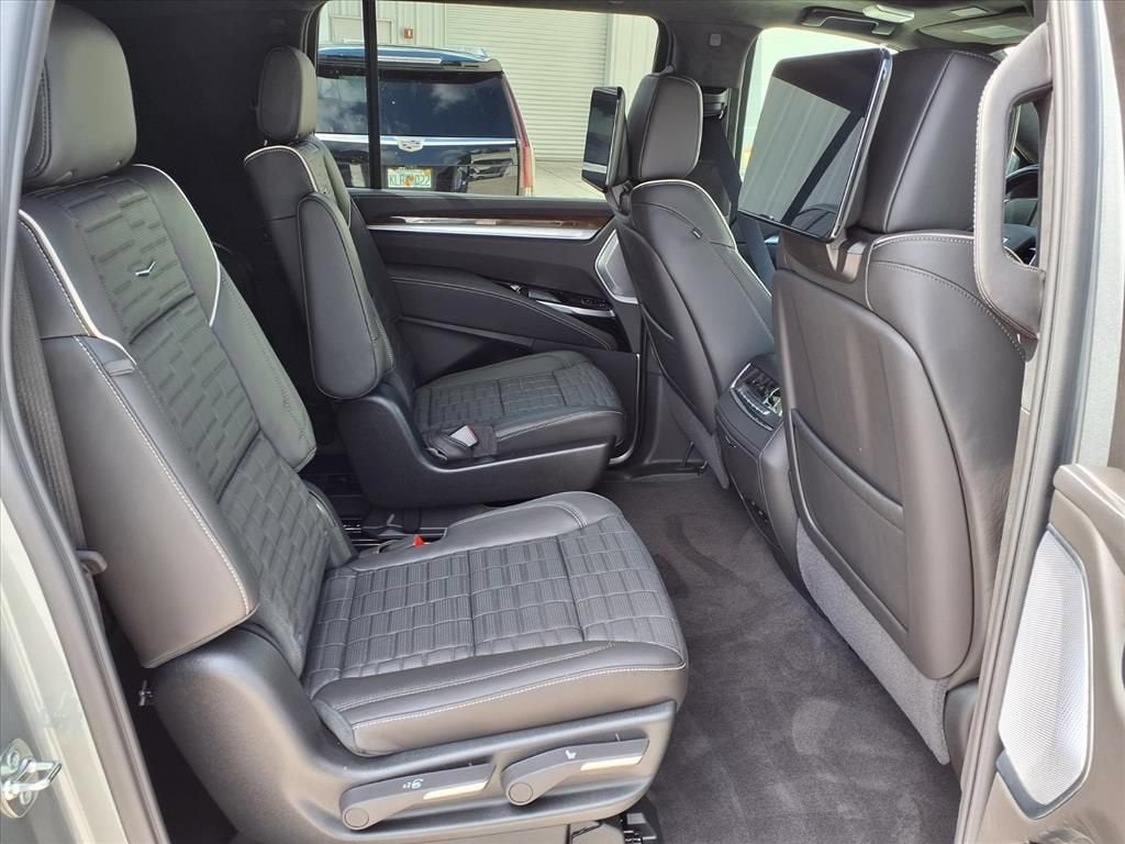2026 Cadillac Escalade ESV Platinum Sport
